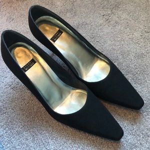 Stuart Weitzman black pumps
